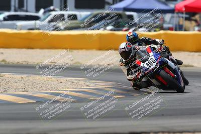 media/Apr-10-2022-SoCal Trackdays (Sun) [[f104b12566]]/Turn 2 (1135am)/